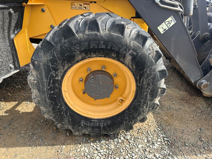 2012-volvo-bl70b-image-119