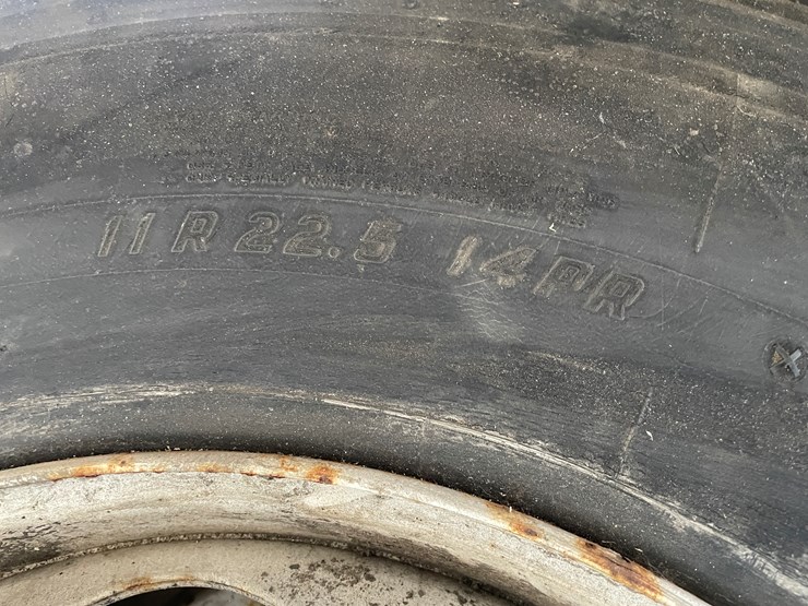 #6023-•-(2)-tires-on-10-bolt-steel-rims-image-4