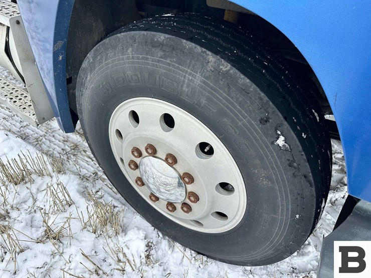 1999-freightliner-fld120-image-70