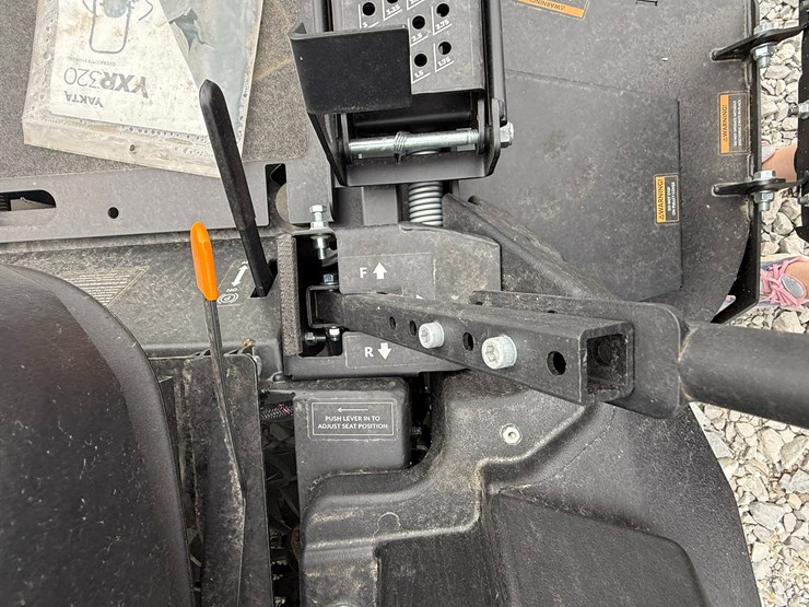 #8-•-unused-yakta-yxr320-61"-zero-turn-mower-198025-inv#-40695-image-14