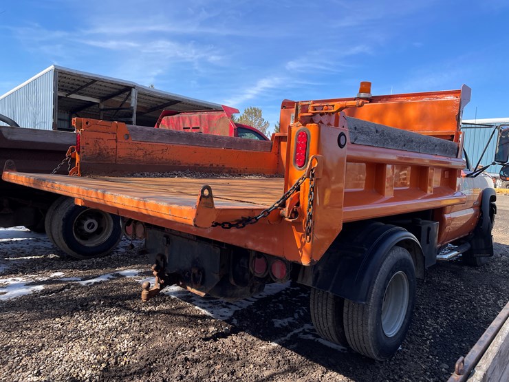 2003-chevrolet-3500-image-4