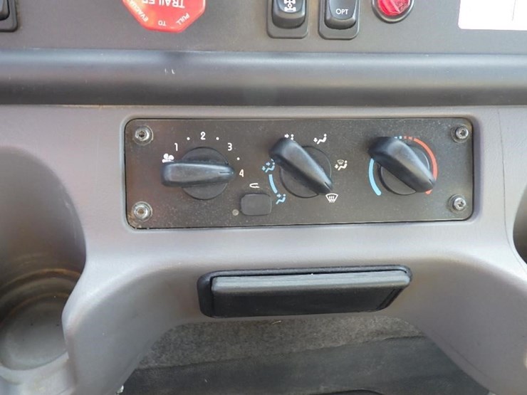 2019-freightliner-m2-15'-t/a-dump-truck-image-34