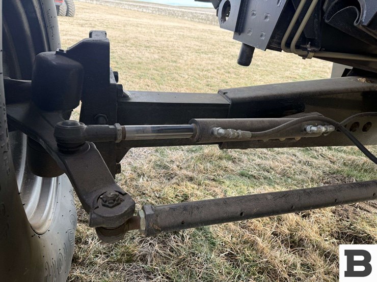 2008-case-ih-7010-image-60