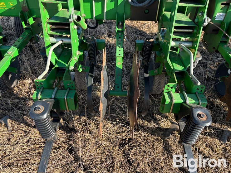 john-deere-856-image-11