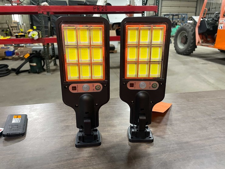 #2286-•-(2)-led-parking-lot/-yard-lights-(pr10)-image-1