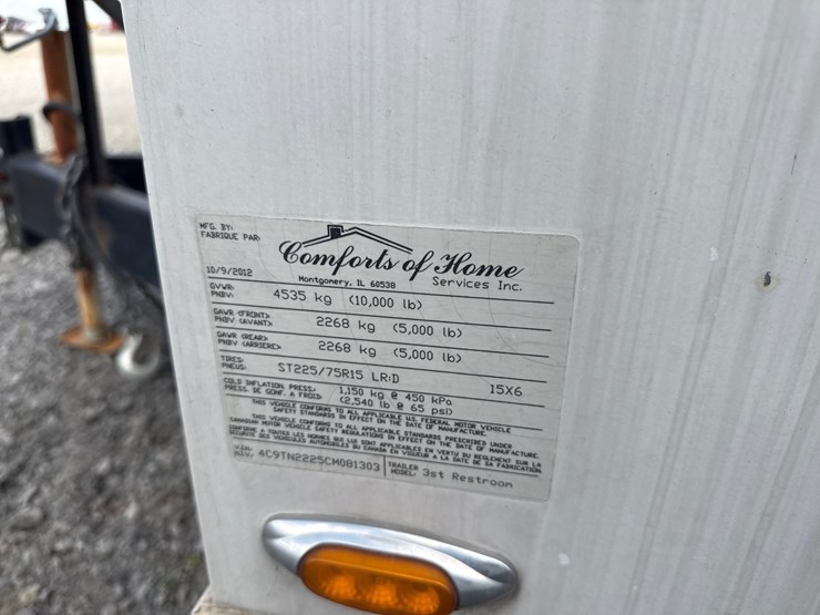 #38234-•-2012-comforts-of-home-22'-t/a-(3)-stall-mobile-shower-&-bathroom-4c9tn2225cm081303-inv#-38234-image-13