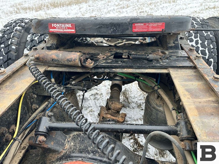 1999-freightliner-fld120-image-64