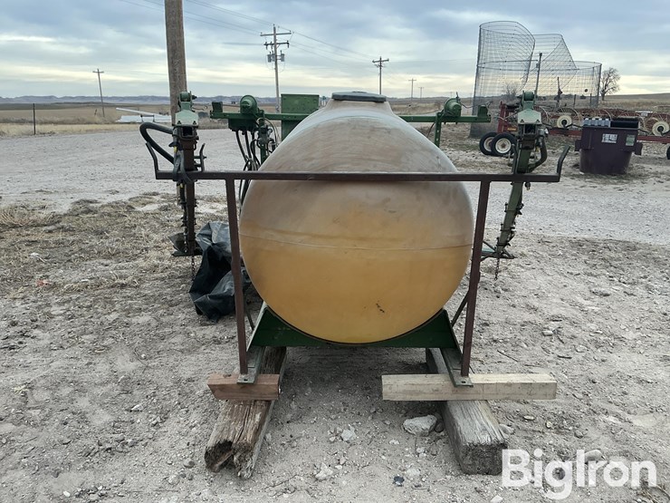 john-deere-335-image-2