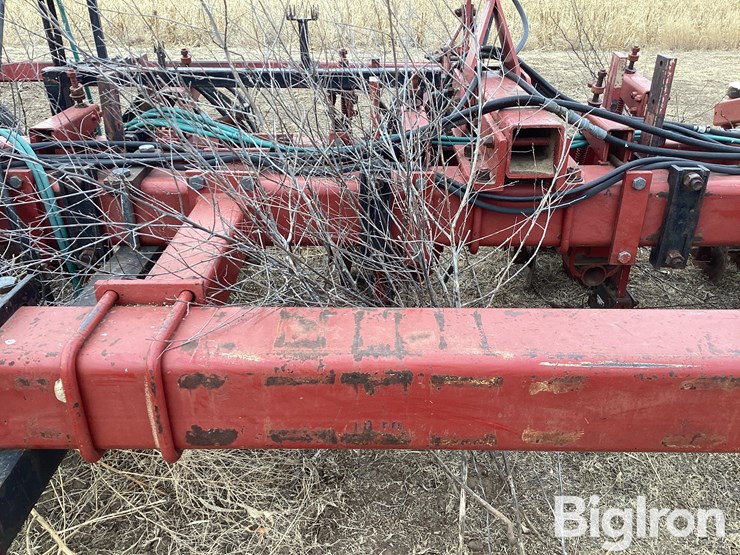 shop-built/case-12r30-strip-till-bar-image-13