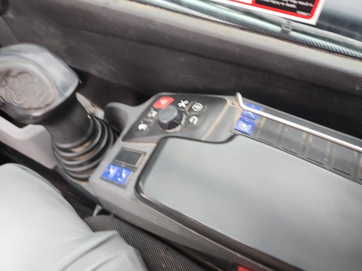 tag-#348,-2020-manitou-mlt733-telehandler-image-21