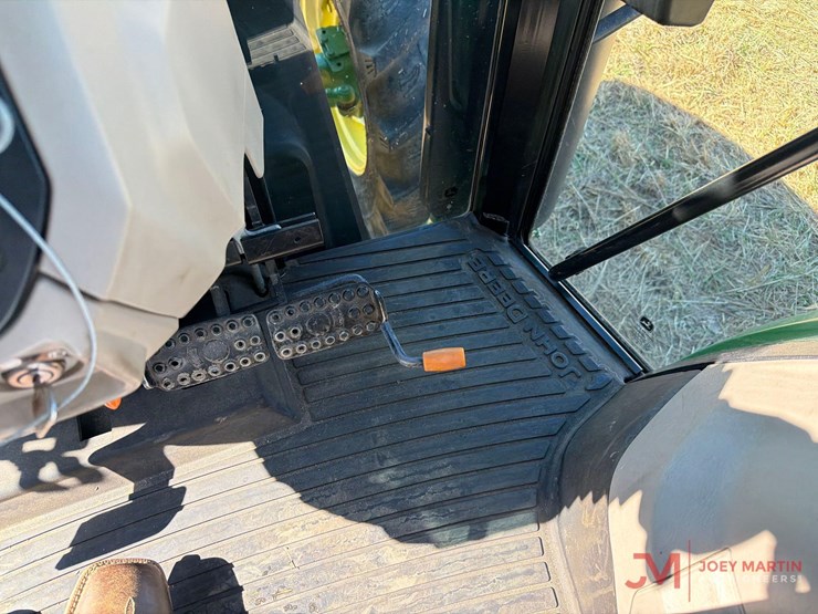 john-deere-6120e-image-35