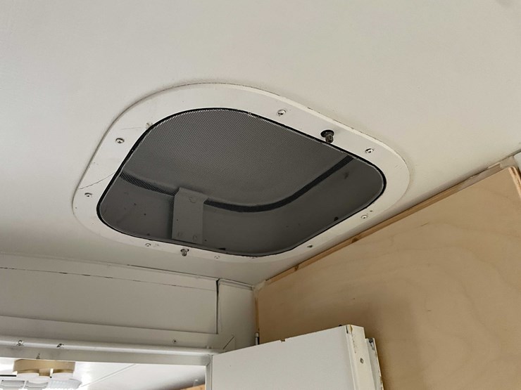 #1435-•-1978-airstream-land-yacht-31'---fully-remodeled,-road-ready-(has-wi-title)-(of)-image-52