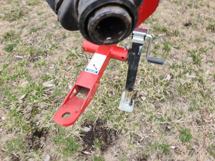 tag-#180,-10"x63'-hutchinson-swing-away-auger-image-11