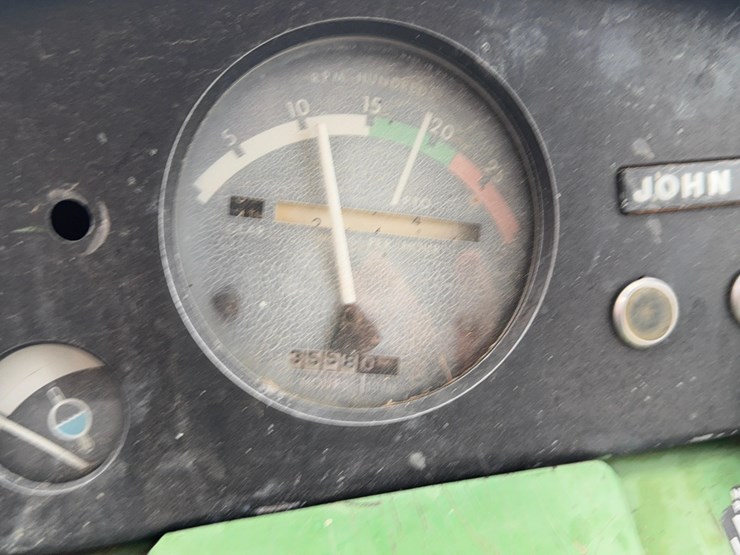 john-deere-4520-image-22