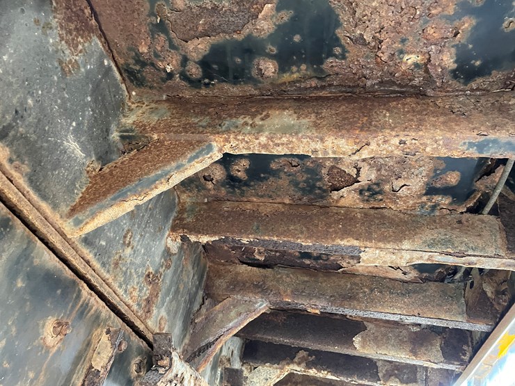 1993-mack-dm690s-image-30