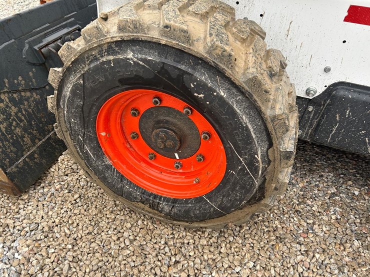 2023-bobcat-s740-image-16