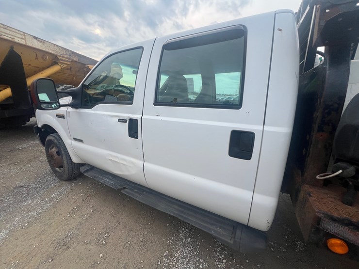 ford-f350-xlt-image-12