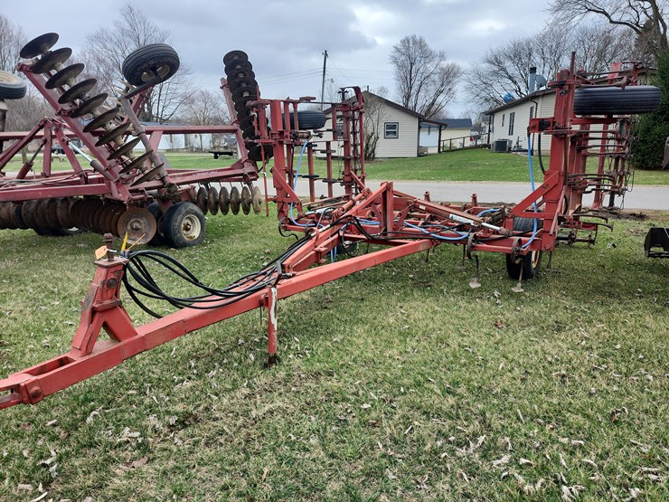 tag-#96,-18.5'-field-cultivator-image-1