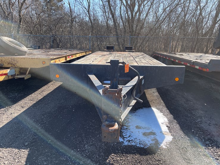 #6061-•-2004-redi-haul-12-ton-tandem-axle-flatbed-equipment-trailer-(has-wi-title)-image-2