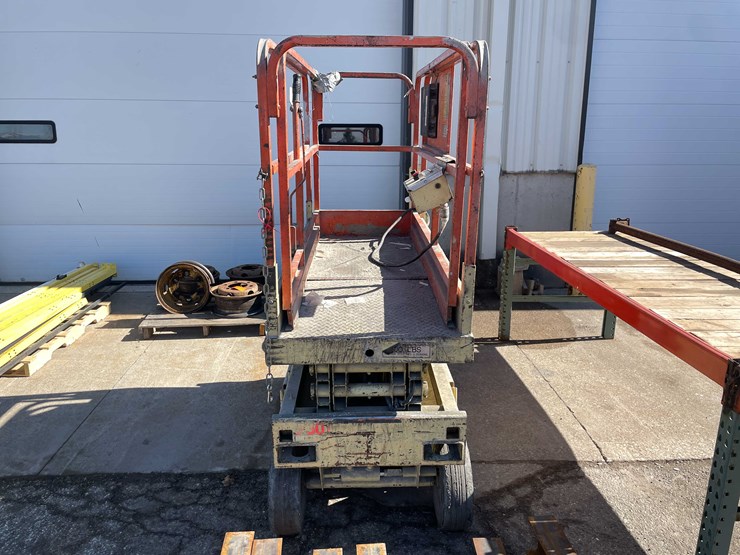 #1446-•-jlg-cm-1432-(o4)-image-2