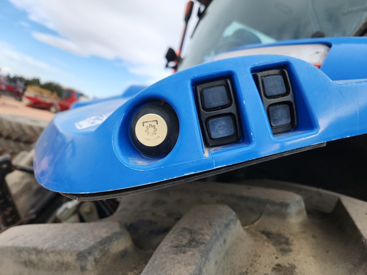 2010-new-holland-t7050-image-48