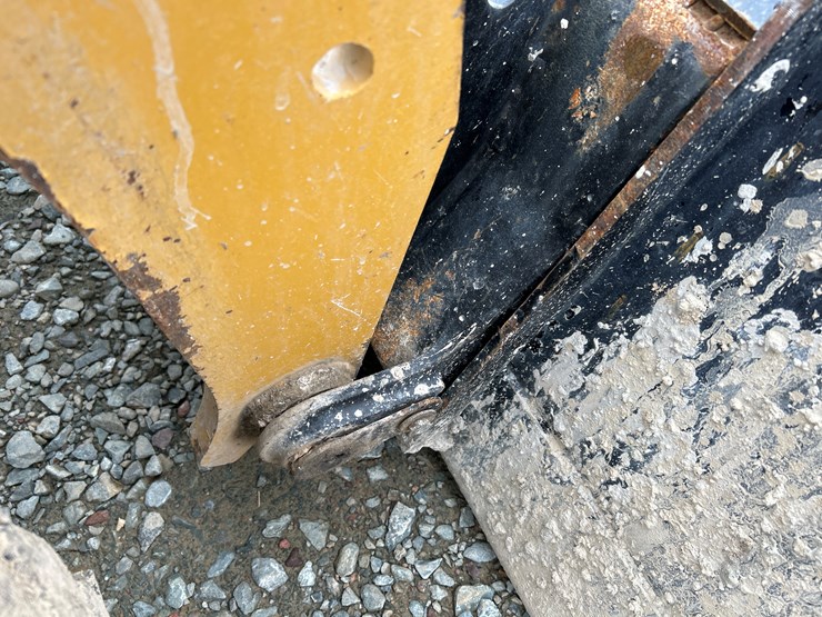 caterpillar-246d3-image-17