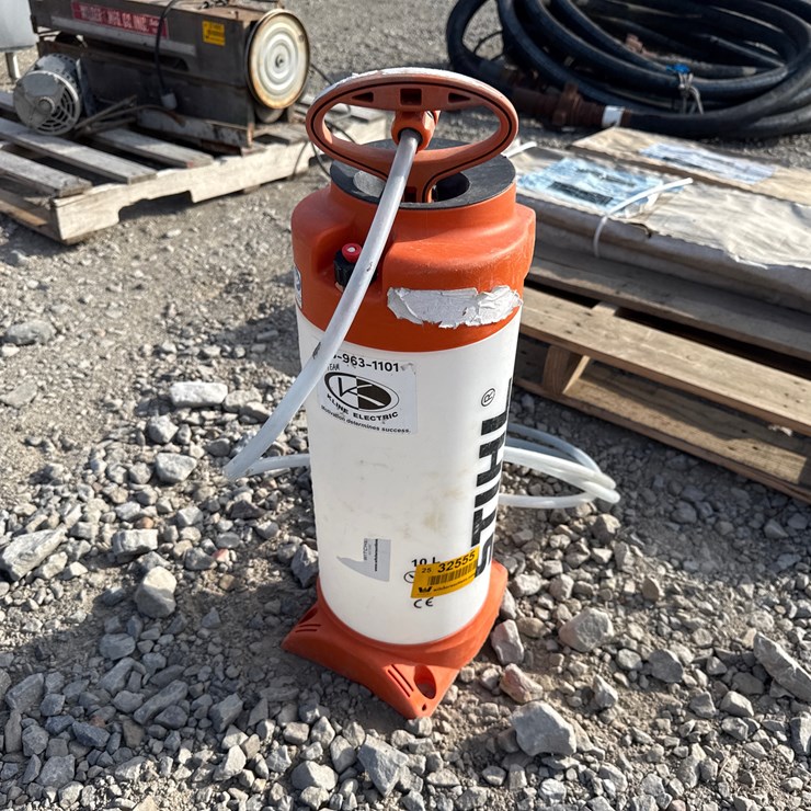 #32555 • Stihl 10L Spray Jug INV# 32555