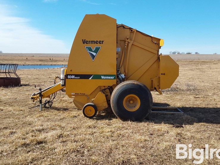 2017-vermeer-604n-image-8