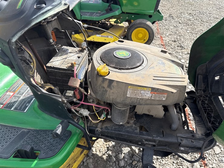 john-deere-d120-image-16