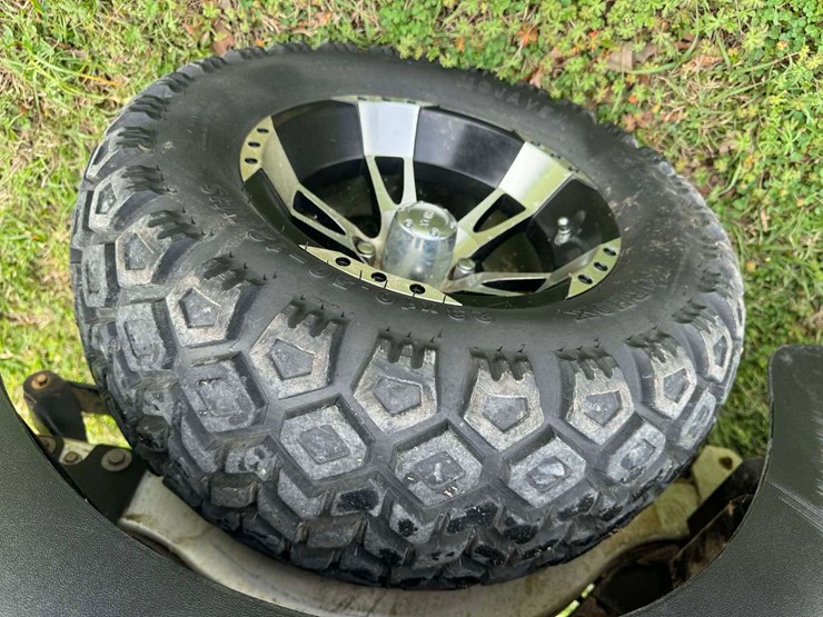 club-car-6-seater-golf-cart---pink-&-camo---battery-charger-included-image-14