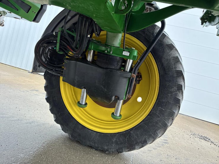 2015-john-deere-r4038-image-56