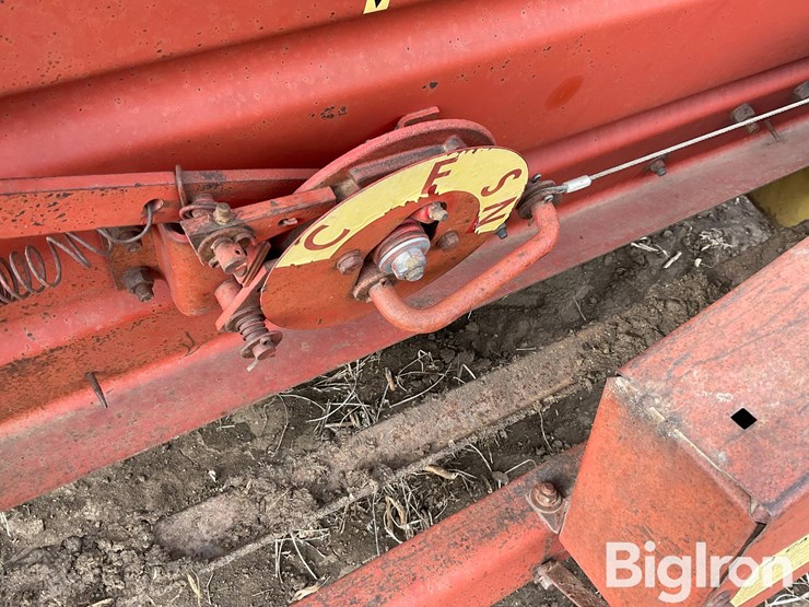 new-holland-791-image-13