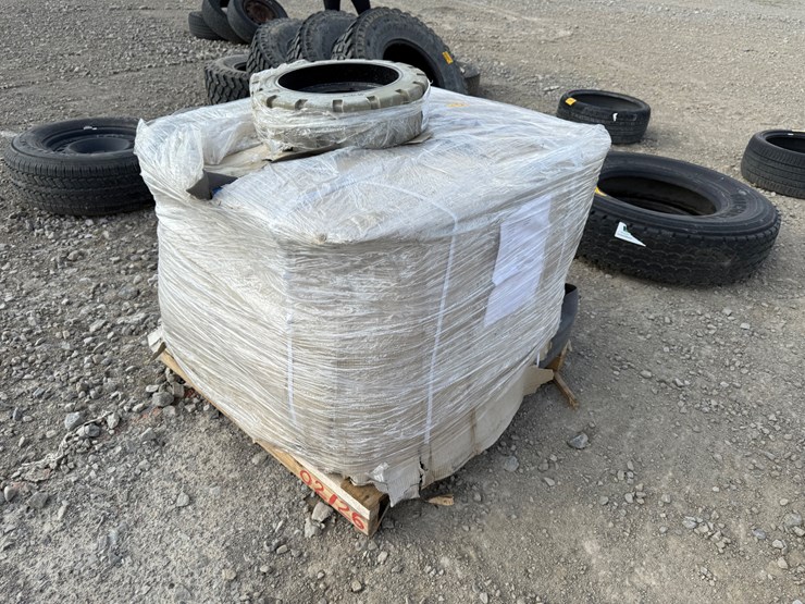 #37445-•-unused-18x15-mud-buggy-tires-inv#-37445-image-2