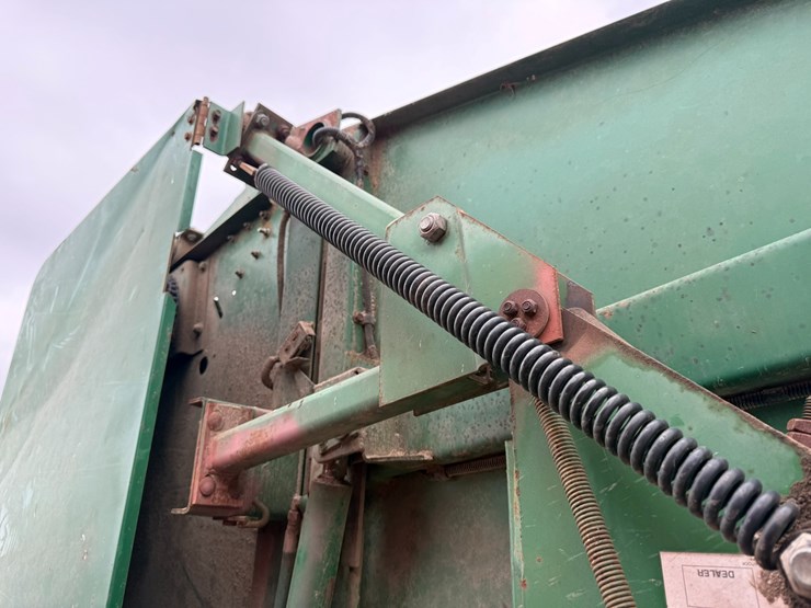 john-deere-435-image-10