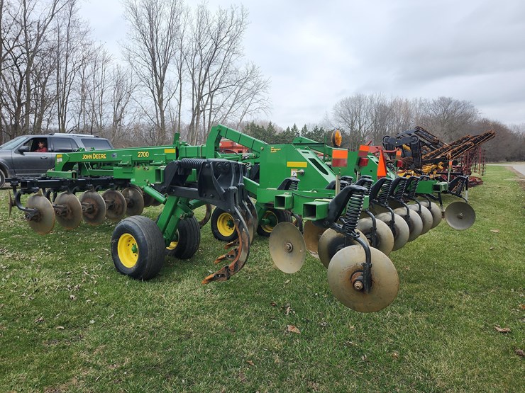 john-deere-2700-image-7