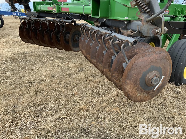 2013-john-deere-2623-image-19