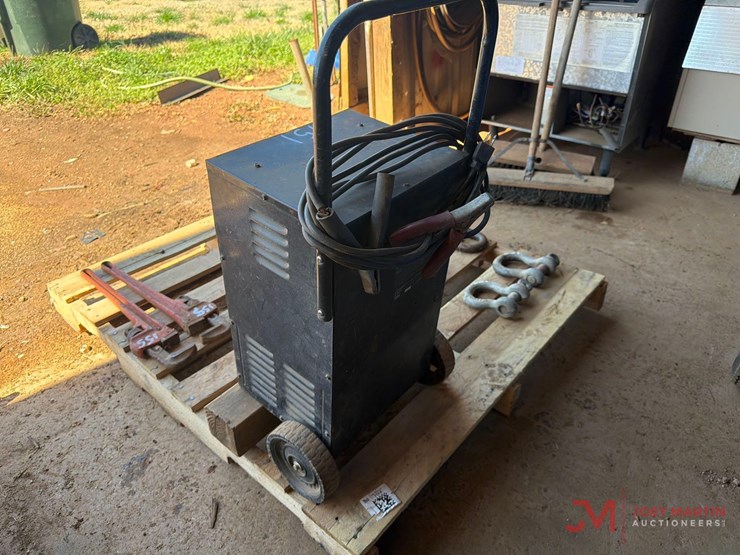 schumacher-battery-charger-image-2