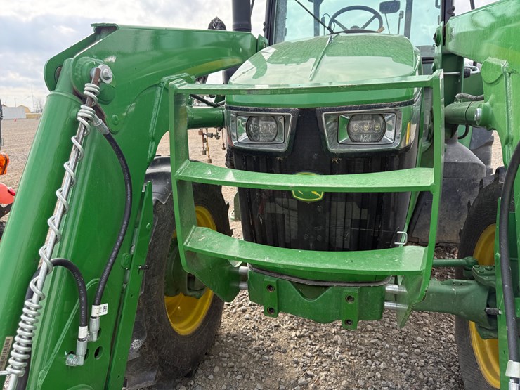 2024-john-deere-5130m-image-10
