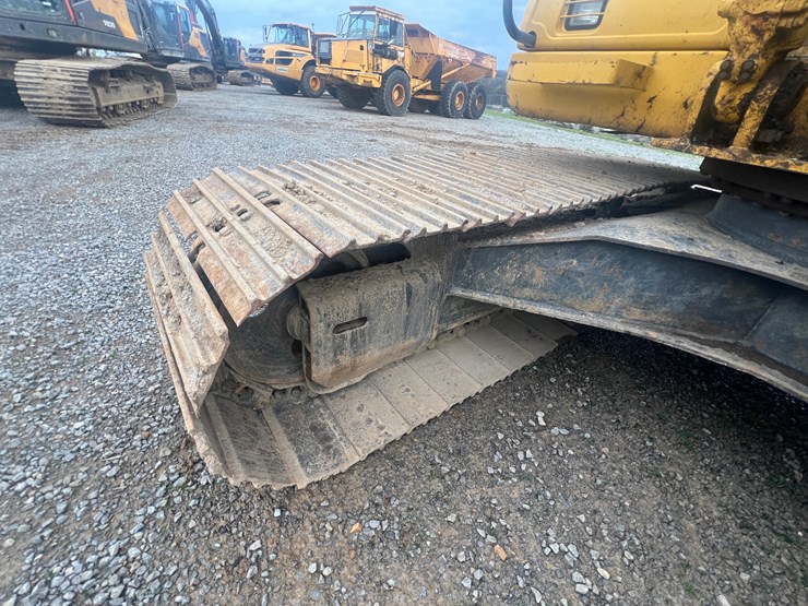 2011-komatsu-pc130-8-image-14