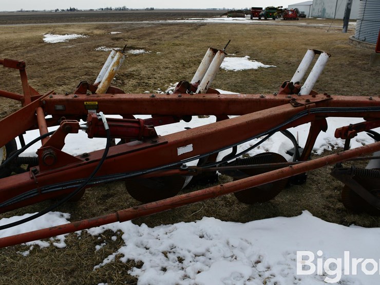 international-720-image-16