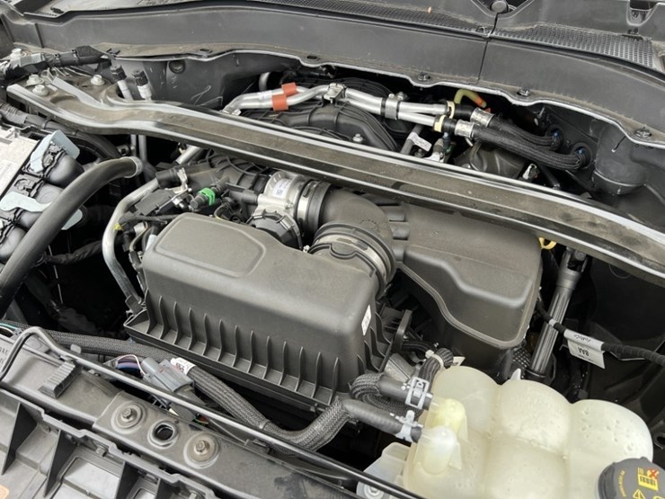 2023-ford-explorer-image-10