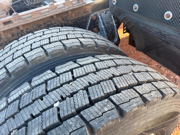 1993-peterbilt-377-image-8