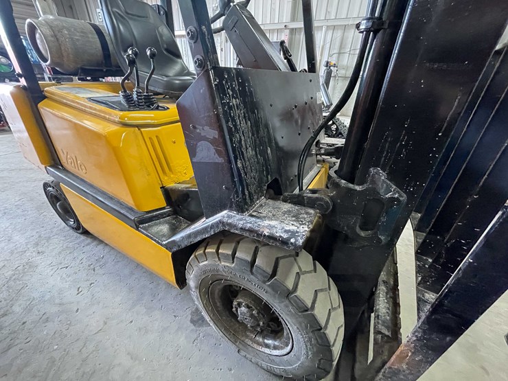 #1453-•-yale-forklift-(f)-image-3