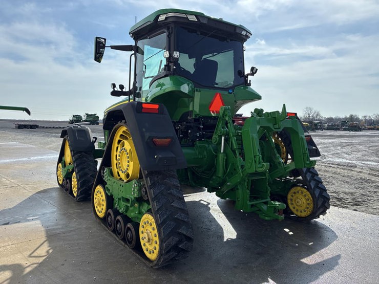 2023-john-deere-8rx-370-image-8