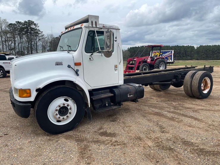 1999-international-4700-image-1