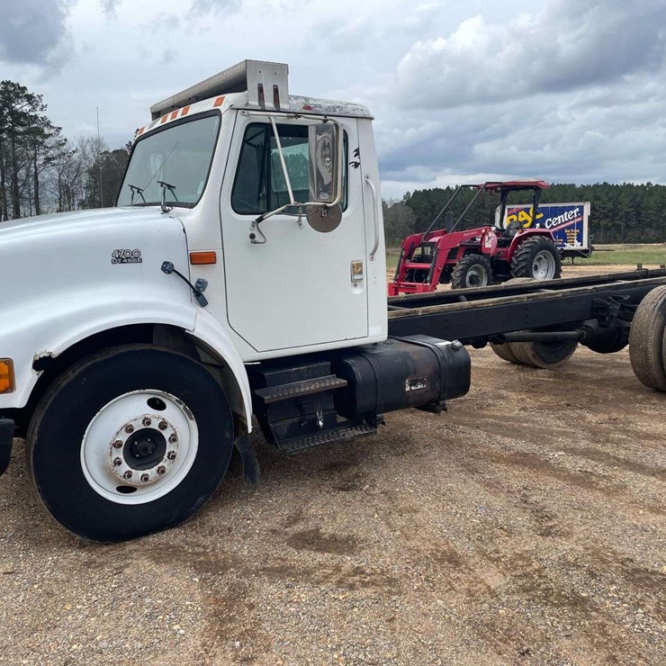 1999 INTERNATIONAL 4700
