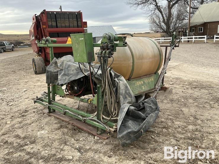 john-deere-335-image-5