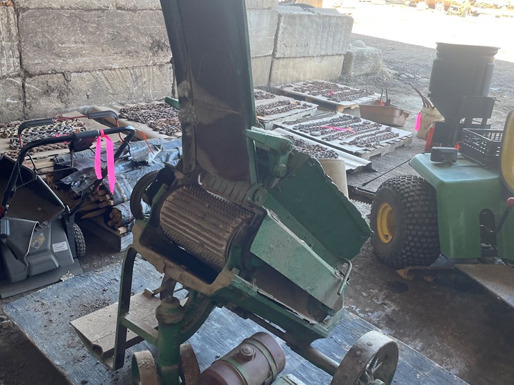 #6017-•-royer-screener-image-3