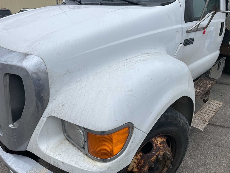 2006-ford-f650-xl-image-10