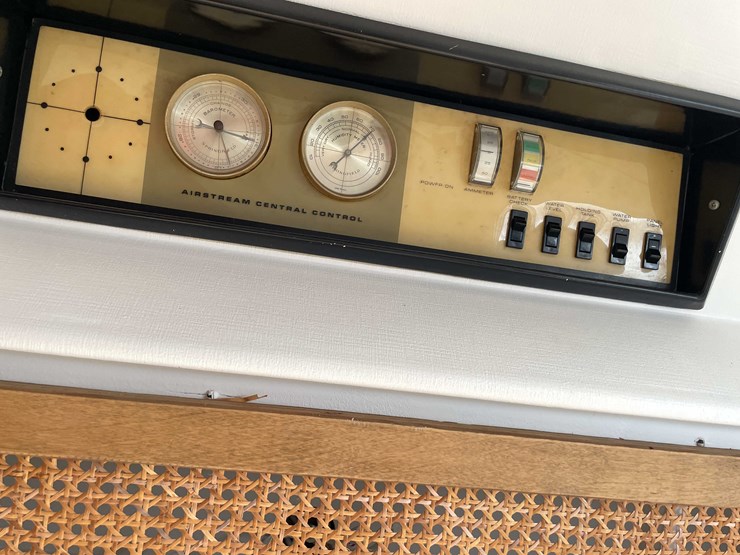 #1435-•-1978-airstream-land-yacht-31'---fully-remodeled,-road-ready-(has-wi-title)-(of)-image-98